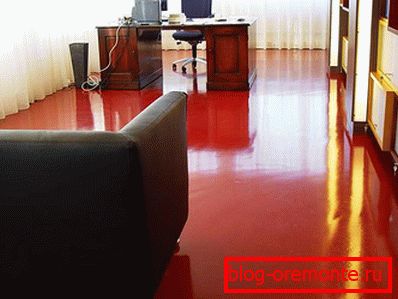Červené kancelářské make-up