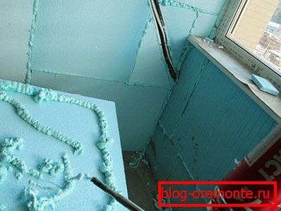 Kreslení polyuretanové pěny na polyfoam Kreslení polyuretanové pěny na polyfoam