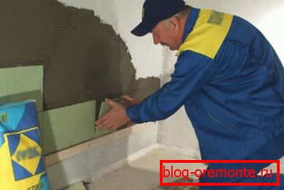 Před instalací dlaždice je vhodné použít speciální impregnaci. Před instalací dlaždice je vhodné použít speciální impregnaci.