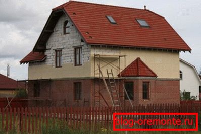 Vnější dekorace domu z pórobetonu - povinná procedura. Vnější dekorace domu z pórobetonu - povinná procedura.