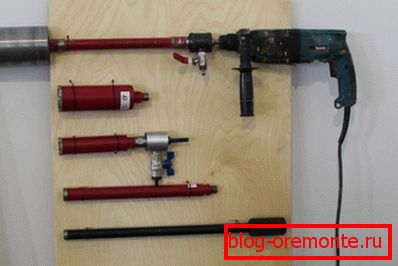 Trysky jsou přizpůsobeny pro použití s běžným děrovačem Trysky jsou přizpůsobeny pro použití s běžným děrovačem