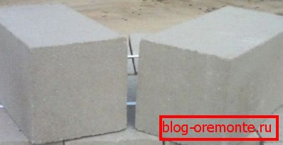 Malé betonové bloky 20x20x40 pro základy Malé betonové bloky 20x20x40 pro základy
