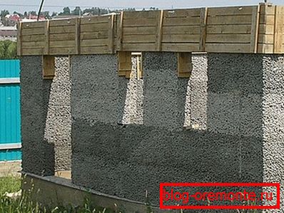 Pojistné stěny odlévané z polystyrenového betonu Pojistné stěny odlévané z polystyrenového betonu