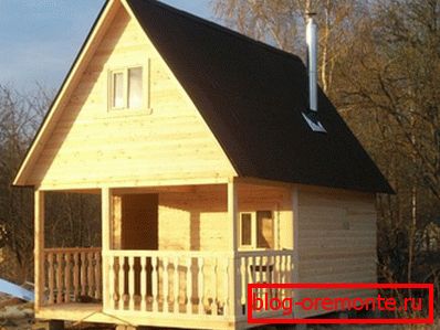 Jeden z realizovaných projektů je čistý a uklizený lázeň s terasou a podkroví. Jeden z realizovaných projektů je čistý a uklizený lázeň s terasou a podkroví.