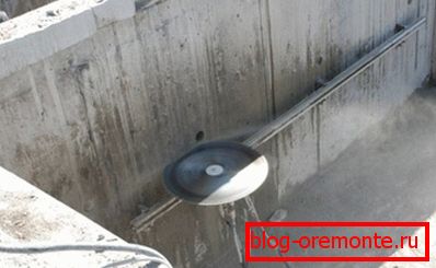 Jedna z možností diamantového řezání betonových základů Jedna z možností diamantového řezání betonových základů