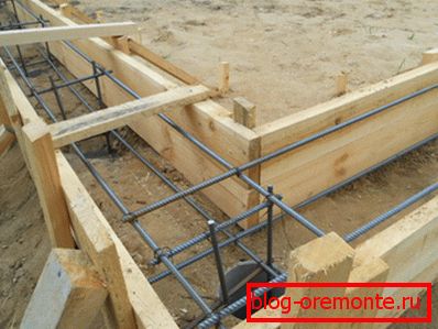 Bednění pro základnu s výztužnou konstrukcí Bednění pro základnu s výztužnou konstrukcí