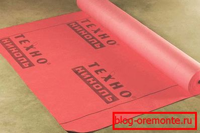 Paroizolytické fólie pro střechy a stěny skotu