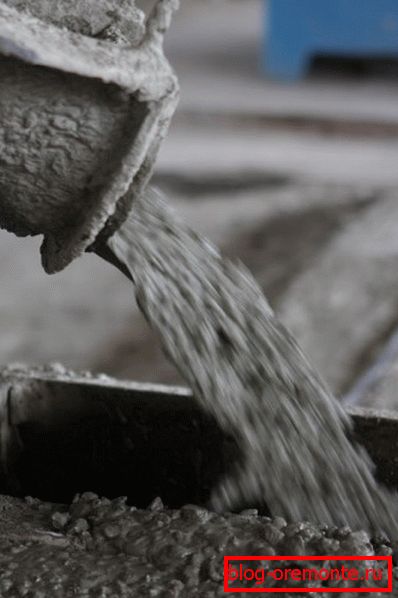 Dodávka cementového betonu čerpadlem na beton do místa pokládky Dodávka cementového betonu čerpadlem na beton do místa pokládky