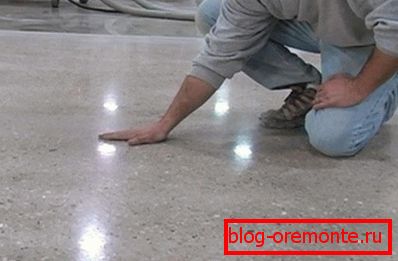 Povrch ošetřený ochrannou kompozicí Povrch ošetřený ochrannou kompozicí