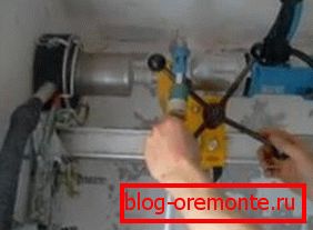 Pokud je to nutné, můžete si zakoupit speciální spojovací materiál, který vám umožní obrátit konvenční razidlo na podobnou stanici Pokud je to nutné, můžete si zakoupit speciální spojovací materiál, který vám umožní obrátit konvenční razidlo na podobnou stanici
