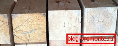 Při výběru materiálu pečlivě zkontrolujete konec dřeva, pokud je na něm mnoho prasklin, pak takový dřevo rychle praskne kvůli poklesu teploty Při výběru materiálu pečlivě zkontrolujete konec dřeva, pokud je na něm mnoho prasklin, pak takový dřevo rychle praskne kvůli poklesu teploty