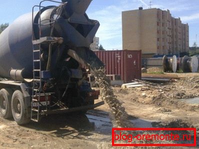 Dodávka betonu do mixéru Dodávka betonu do mixéru