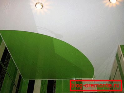 S barevnou vložkou S barevnou vložkou