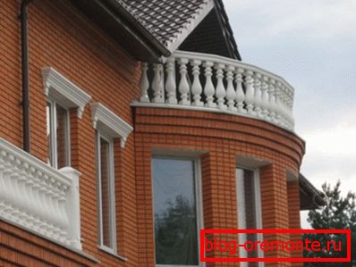 S těmito prvky můžete vytvořit atraktivní balkon nebo podkroví