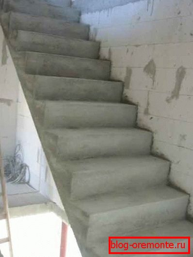 Samostatná konstrukce odlitého železobetonu