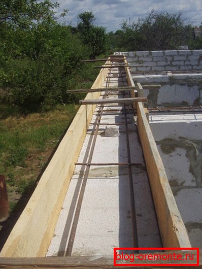 Konstrukce bednění o výšce 25 cm pro pás Konstrukce bednění o výšce 25 cm pro pás
