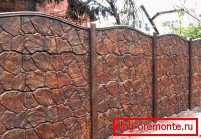 Moderní betonové ploty jsou velmi estetické. Moderní betonové ploty jsou velmi estetické.