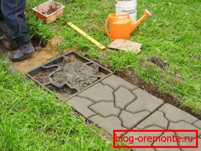 Vytvoření betonové chodby pro zahradu Vytvoření betonové chodby pro zahradu