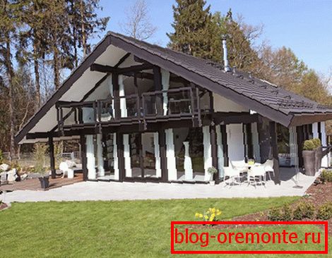 Skleněné domy s polovinou dřeva