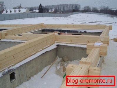 Stěny a přepážky jsou na úrovni základů Stěny a přepážky jsou na úrovni základů