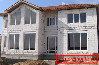 Budova, připravená k dokončení Budova, připravená k dokončení