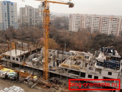 Výstavba zařízení pomocí betonových konstrukcí k oddělení podlah Výstavba zařízení pomocí betonových konstrukcí k oddělení podlah