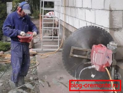 Dálkově řízené řezání železobetonu s diamantovými kruhy Dálkově řízené řezání železobetonu s diamantovými kruhy