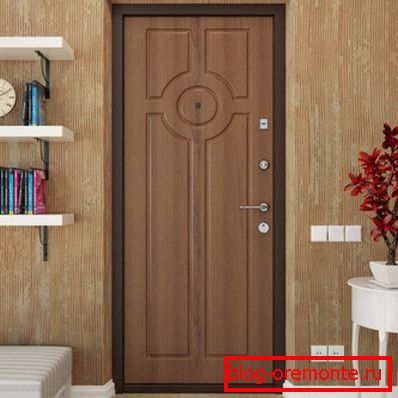 Instalace MDF dveřního křídla s podšívkou Instalace MDF dveřního křídla s podšívkou