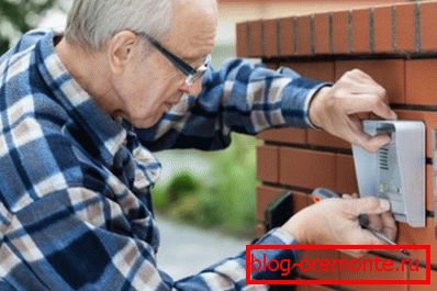Instalace уличного звонка на шурупы Instalace уличного звонка на шурупы