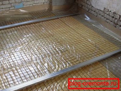 Zařízení betonové podlahy a potěru obsahuje výztuž Zařízení betonové podlahy a potěru obsahuje výztuž