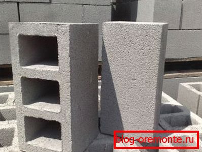 Lidé z betonových stěnových kamenů (na obrázku) jsou lépe známí jako bloková vrstva Lidé z betonových stěnových kamenů (na obrázku) jsou lépe známí jako bloková vrstva