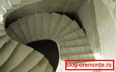 Konstrukce šroubů (na obrázku) je mnohem obtížnější
