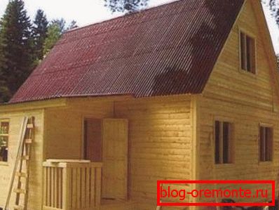 Exteriér bytového domu 6x8 s malým nástavcem. Exteriér bytového domu 6x8 s malým nástavcem.