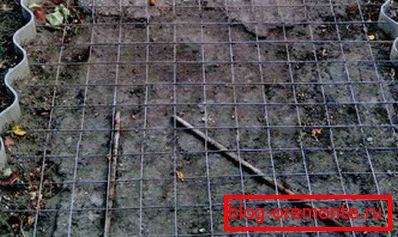 Vlnovité bednění, realizované pomocí břidlicových segmentů Vlnovité bednění, realizované pomocí břidlicových segmentů