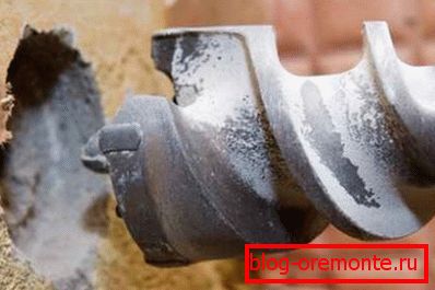 Zde je špička motor-vrtačka Zde je špička motor-vrtačka