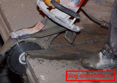 Řezné otvory v betonu s diamantovým kolečkem Řezné otvory v betonu s diamantovým kolečkem