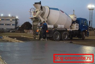 Nalévání betonových míchadel. Nalévání betonových míchadel.