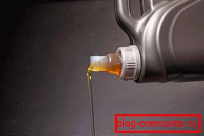 Naplnění motorového oleje pro doplňování paliva